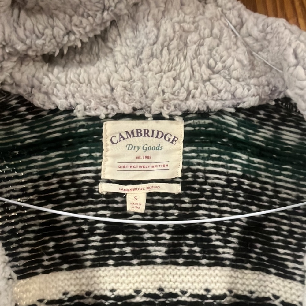 Sweater - Picture 2 of 5